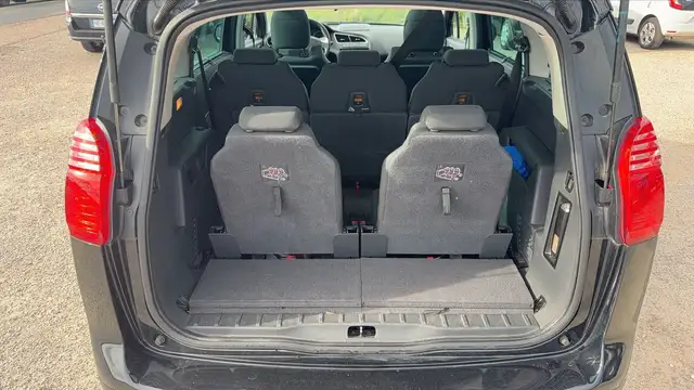 Peugeot 5008 view 14