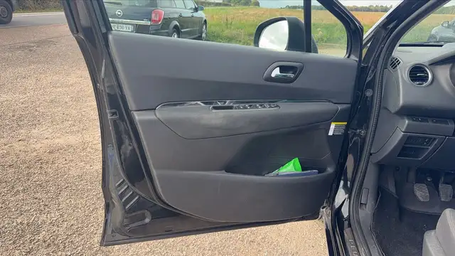 Peugeot 5008 view 7