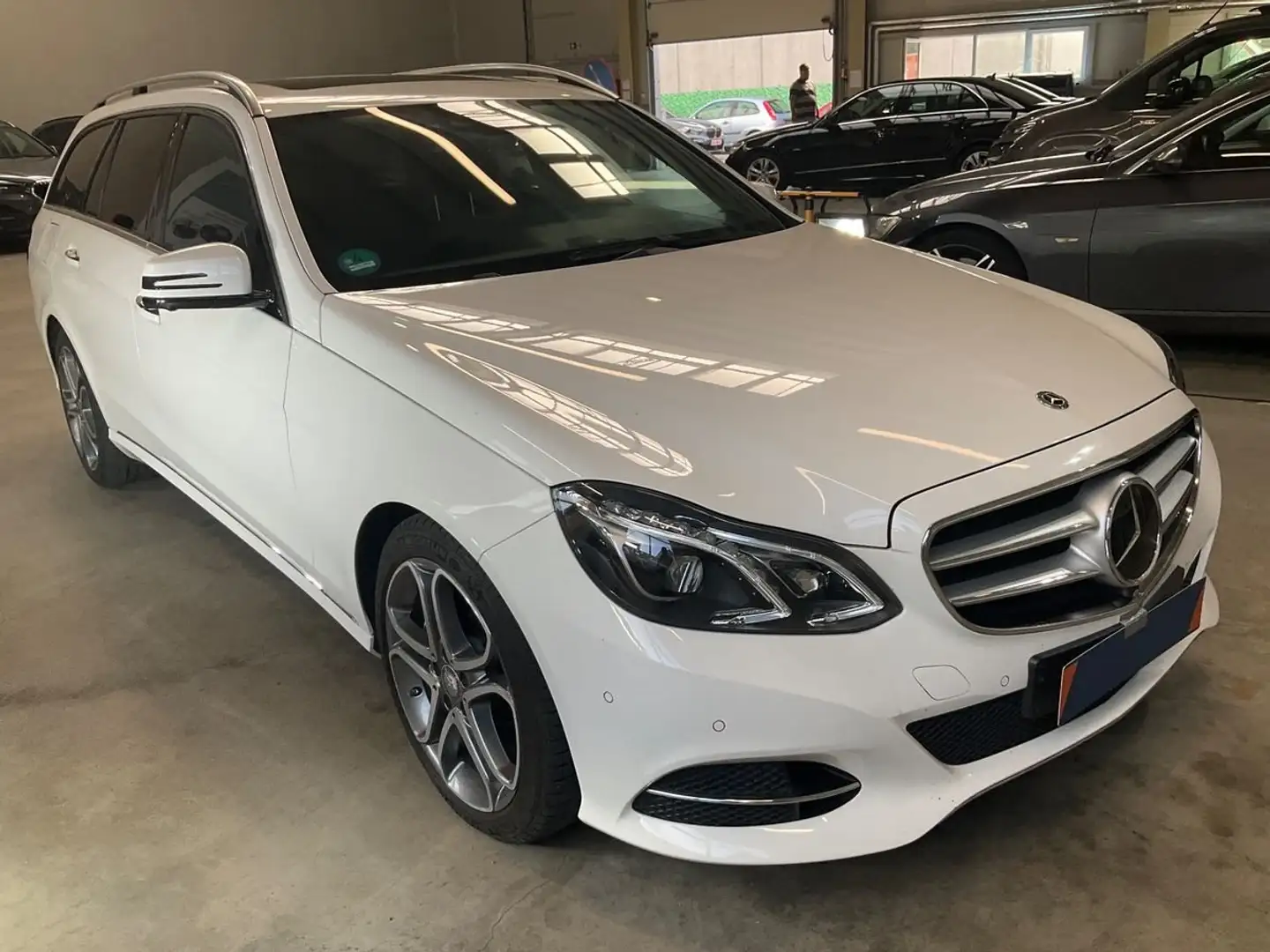 Mercedes-Benz E 400 CGI T 4Matic Avantgarde Weiß - 1