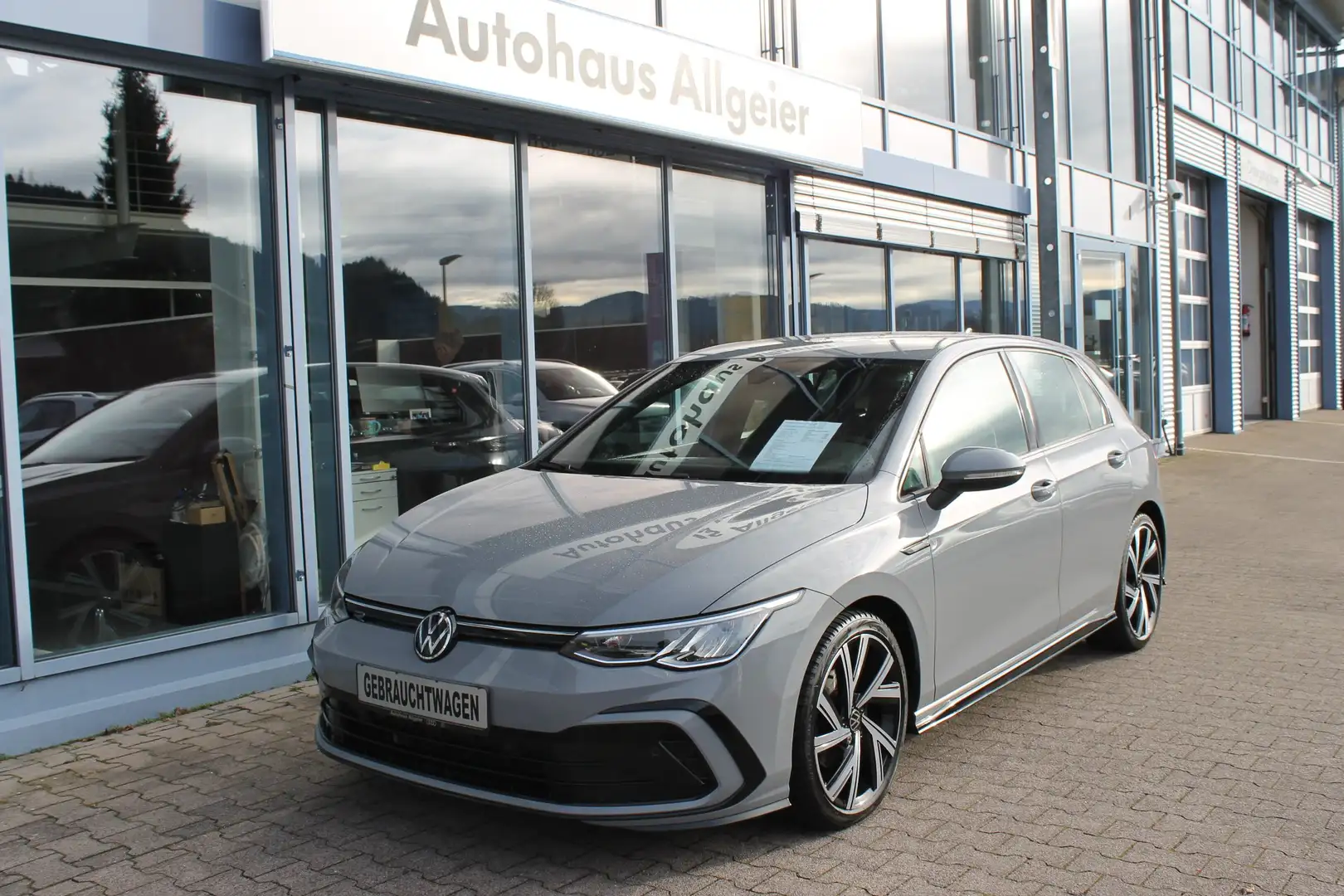 Volkswagen Golf 2.0 TDI R-Line *LED/ACC/Navi/LaneAssist/RearView* Gris - 2