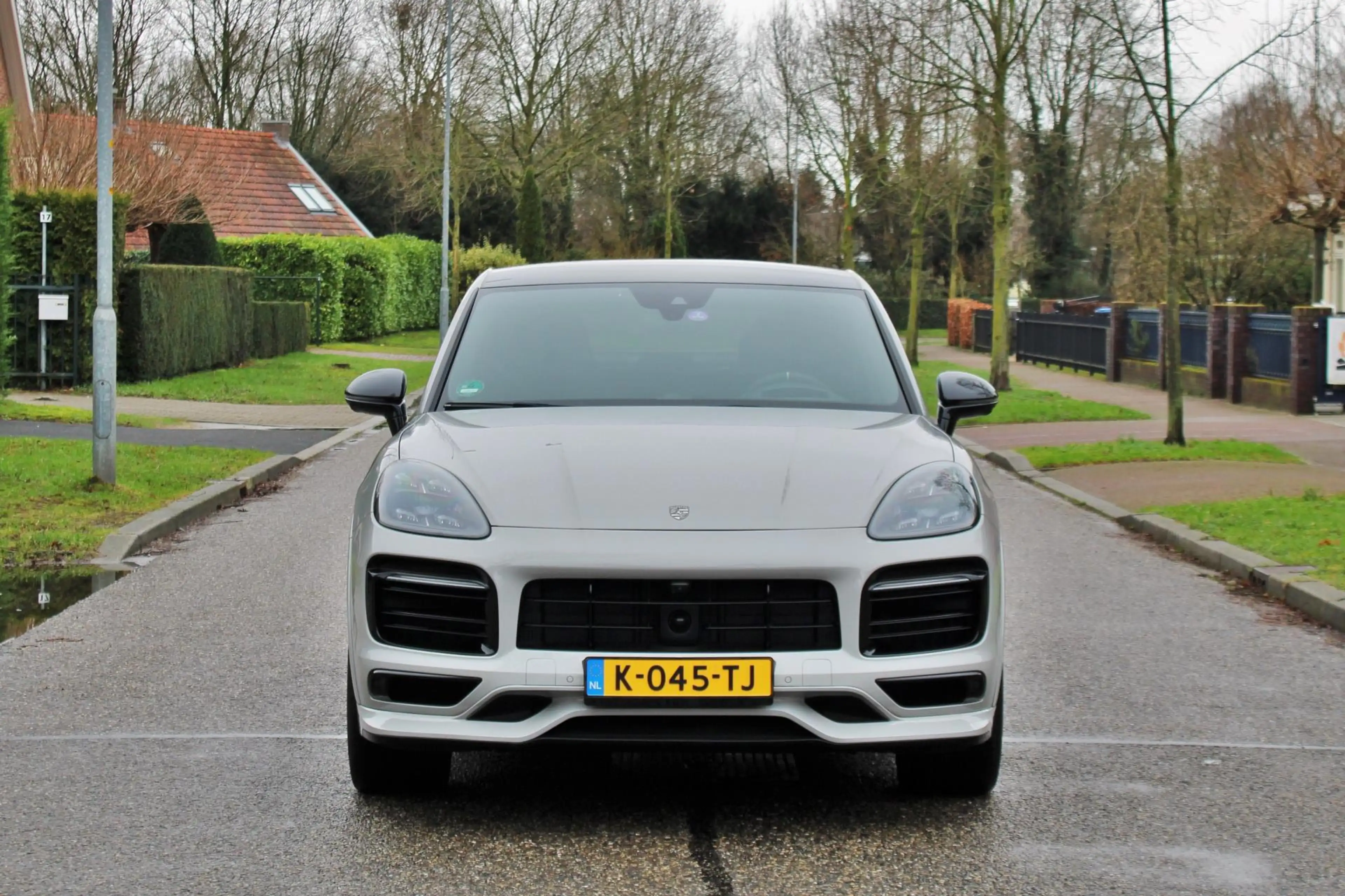 Porsche Cayenne Coupé 3.0 E-Hybrid — photo 3