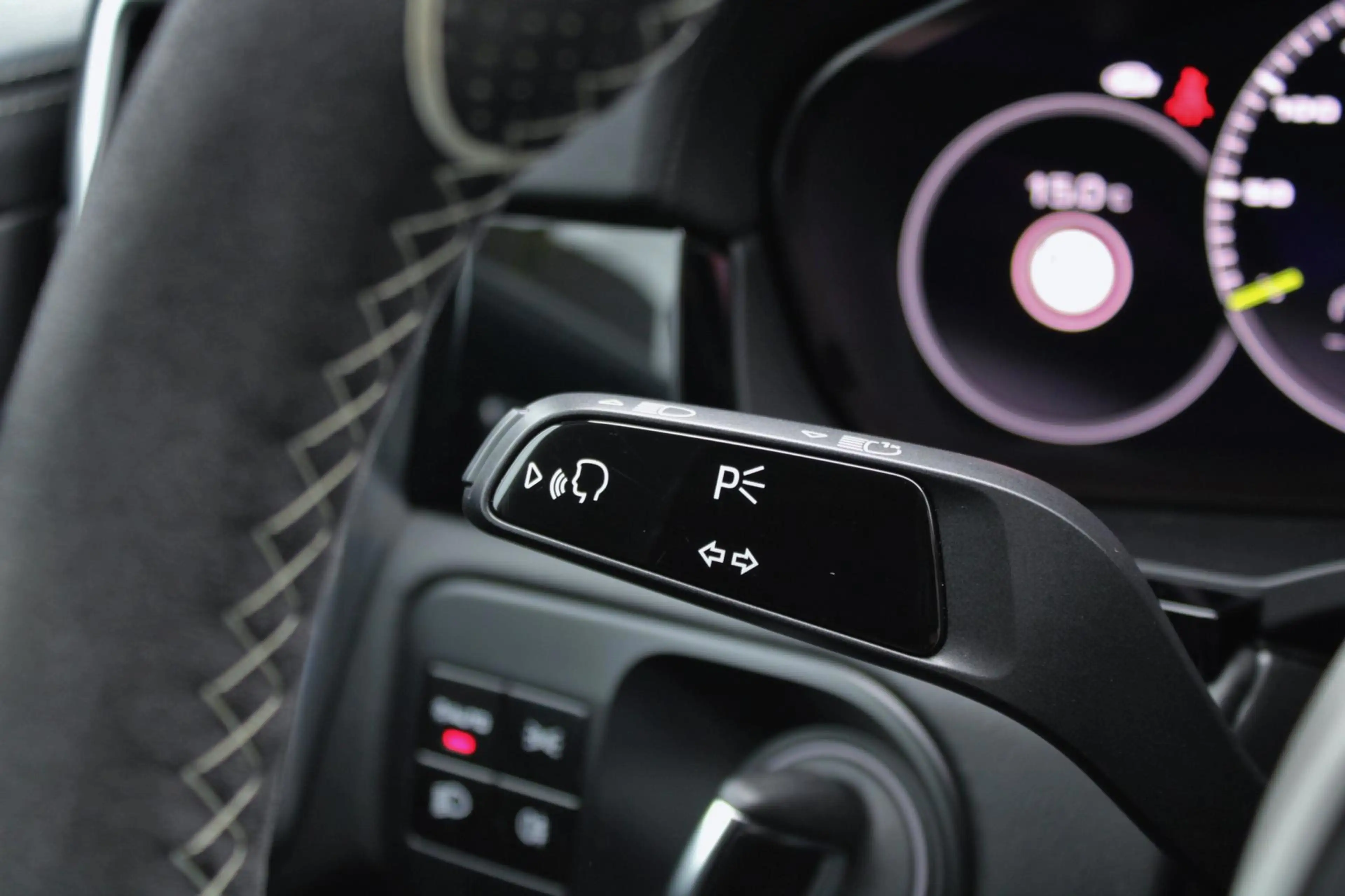 Porsche Cayenne Coupé 3.0 E-Hybrid — photo 19