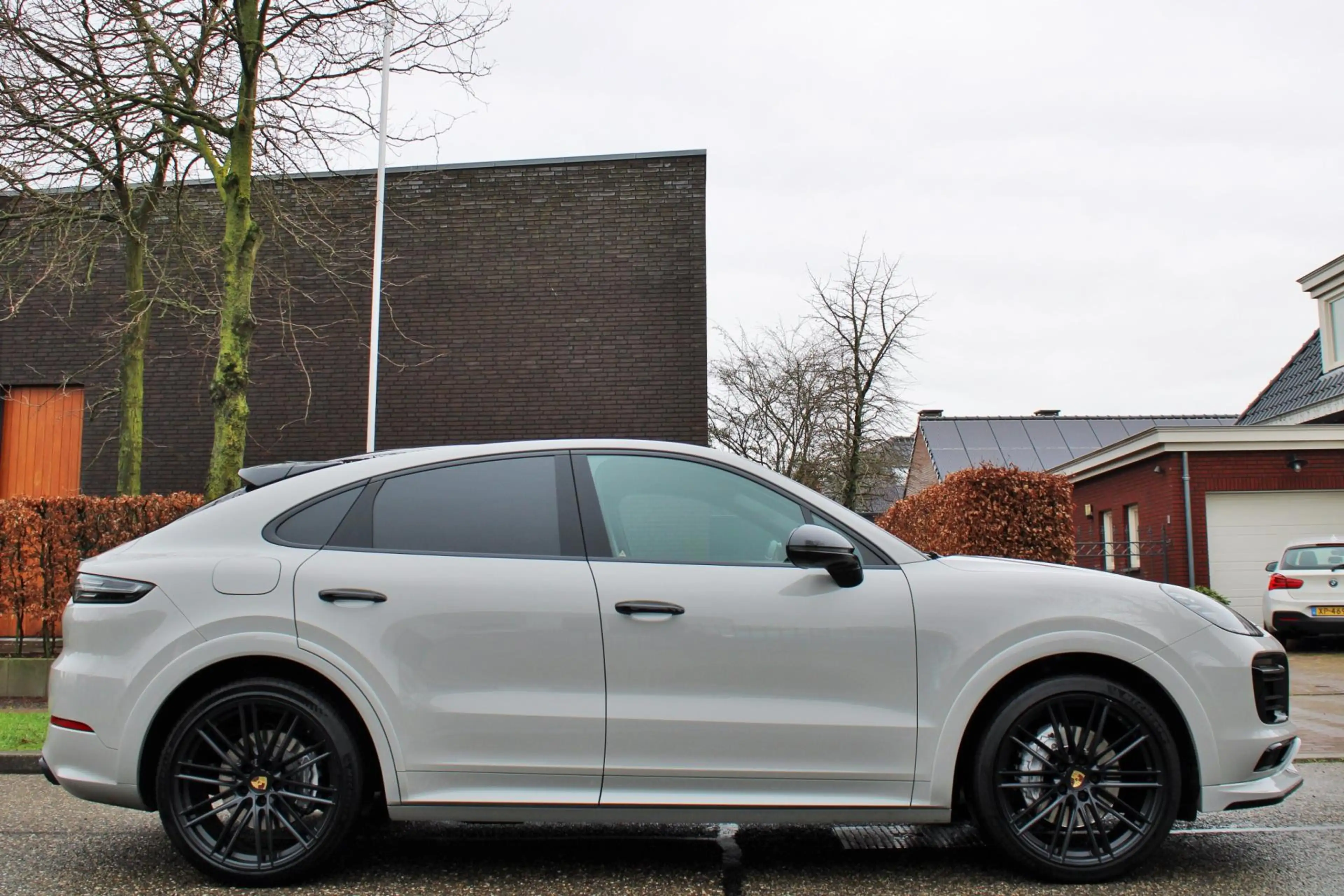 Porsche Cayenne Coupé 3.0 E-Hybrid — photo 2
