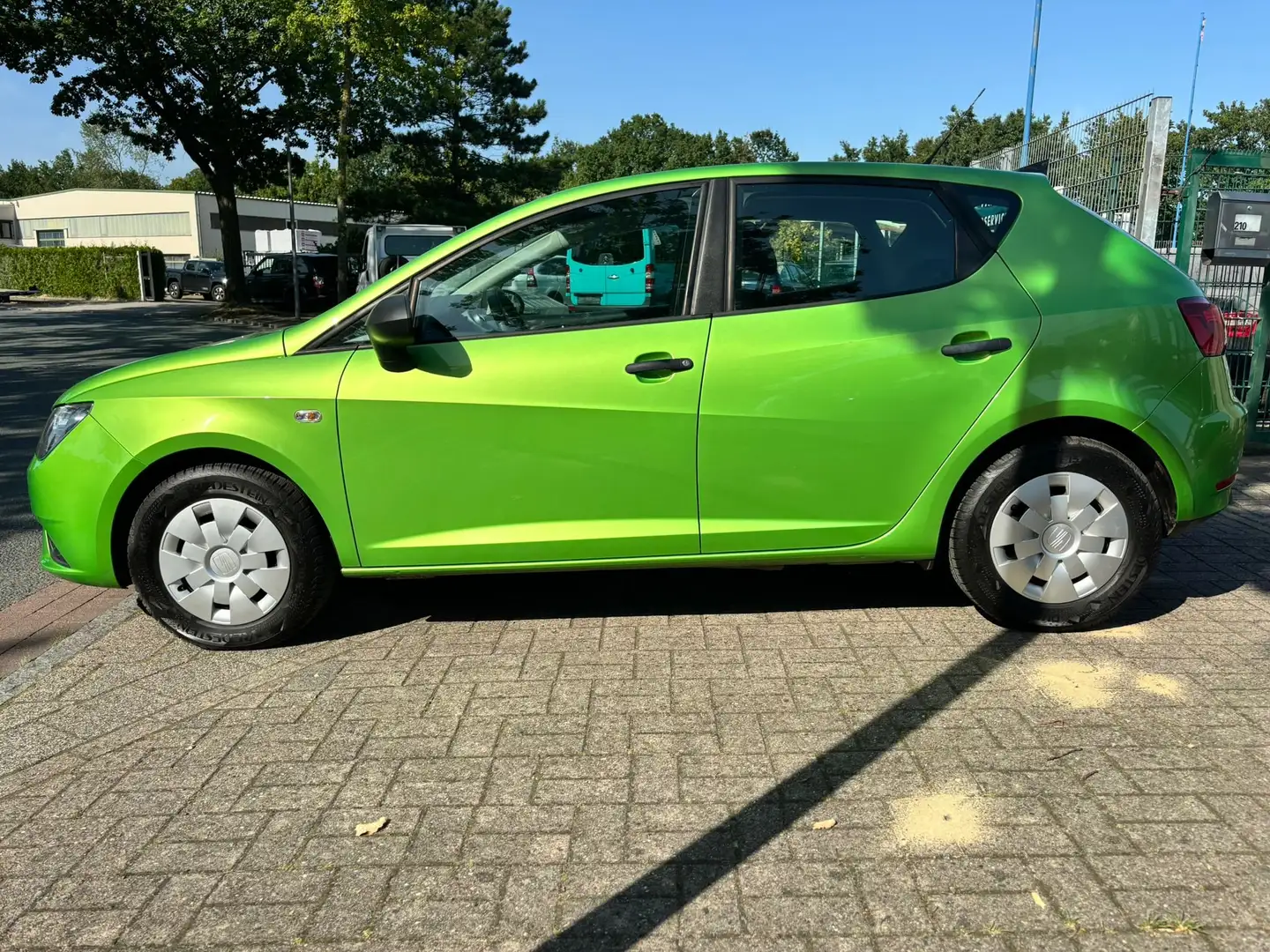 SEAT Ibiza Reference Salsa Grün - 2