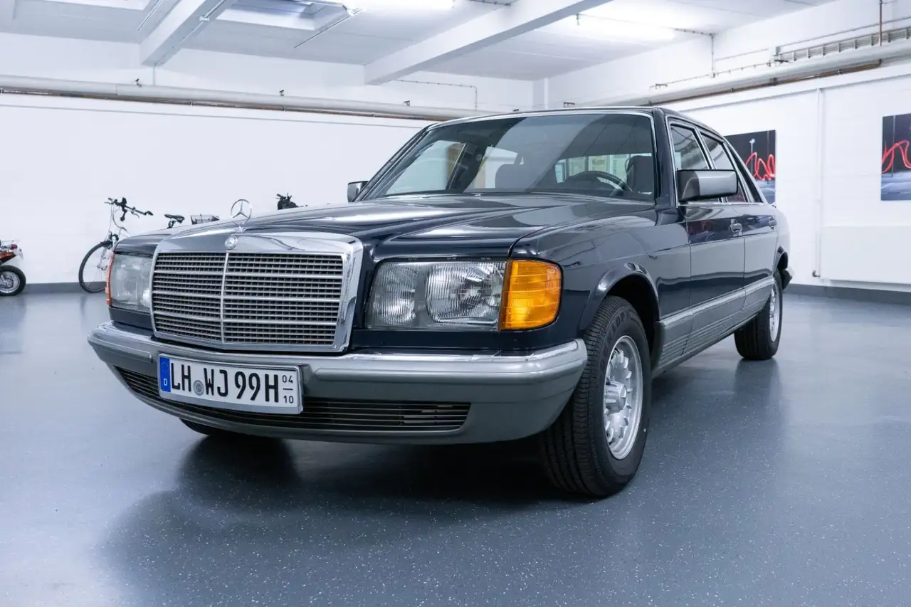 Mercedes-Benz 380