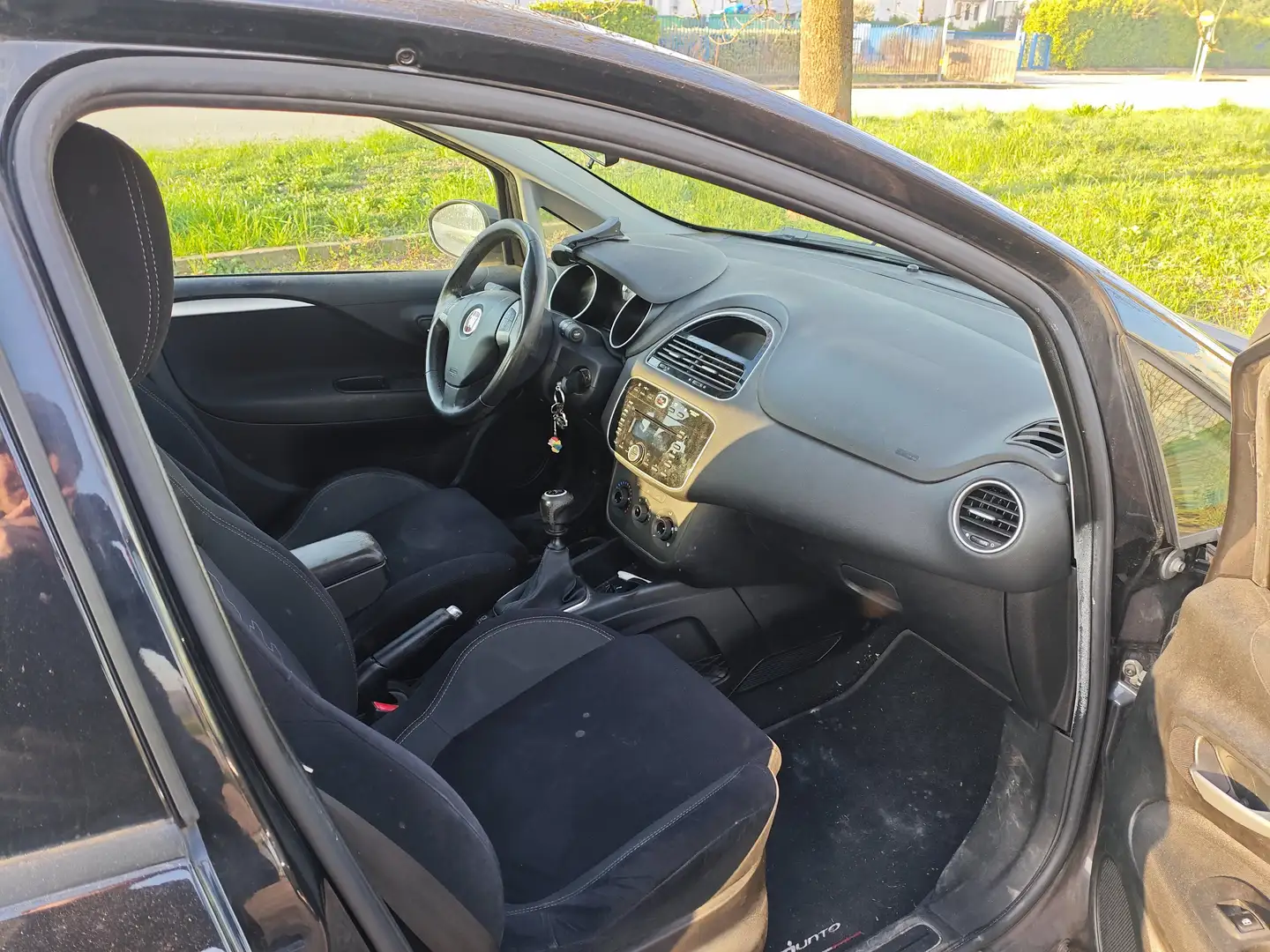 Fiat Punto Punto III 2012 5p 1.4 natural power Lounge 70cv E6 Nero - 2