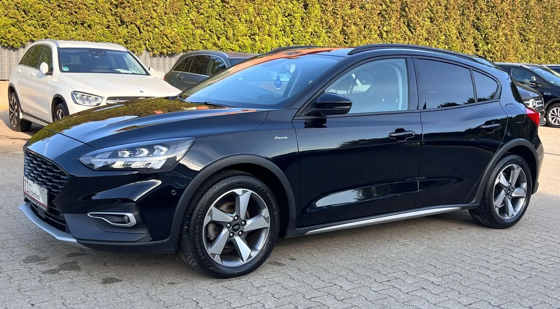 Ford Focus 1.0 Lim.Active-AUTOMATIK-ACC-SPUR-TOTWINKL Noir - 2