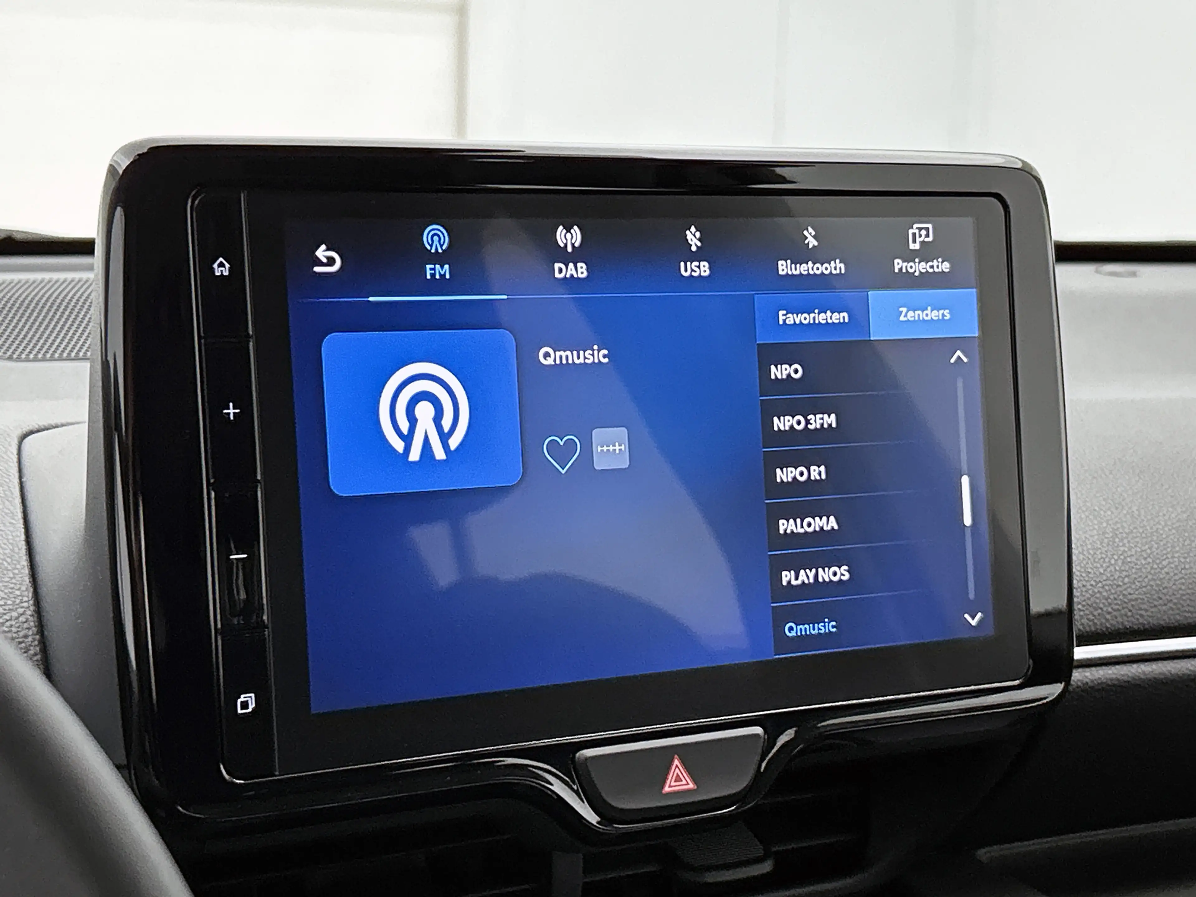 Mazda 2 Hybrid 1.5 Centre-line | Stoelverwarming | Apple C — photo 8