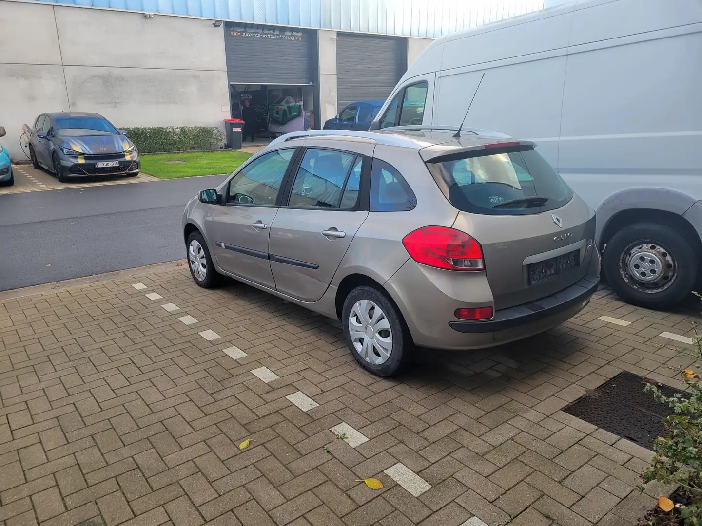 Renault Clio 1.2 16V Grandtour Dynamique - 2