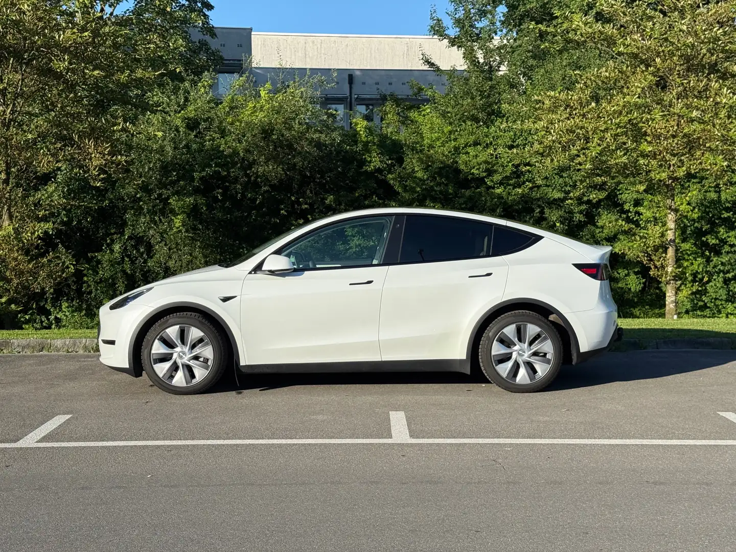 Tesla Model Y Tesla Model Y LR AWD | EAP | AHK | MwSt. ausweisbar! Leasingübernahme möglich (1% Raiffeisen) Weiß - 2