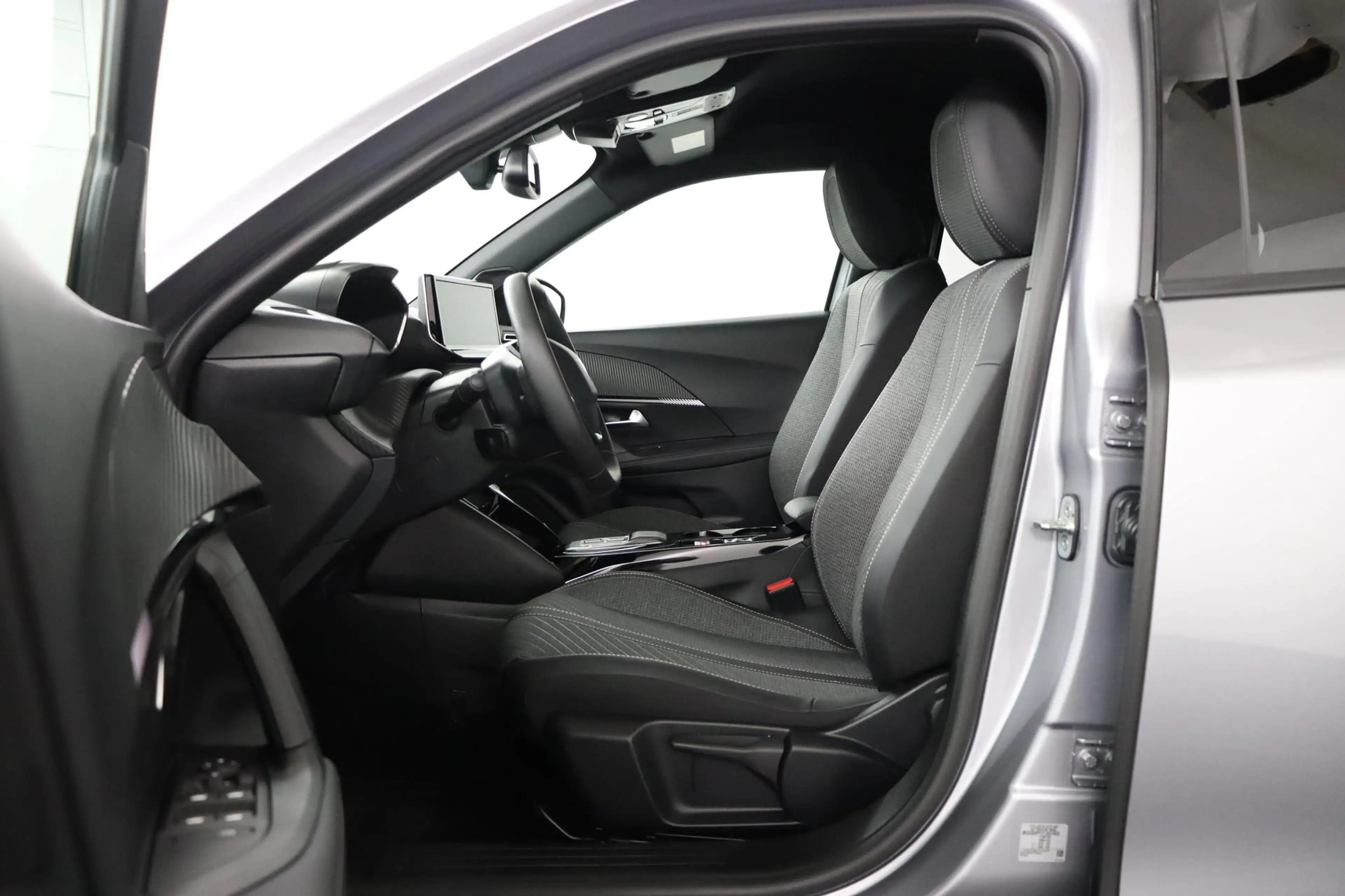 Peugeot 2008 1.2 Hybrid 145PK Allure | Navigatie | 360 Camera | — photo 5