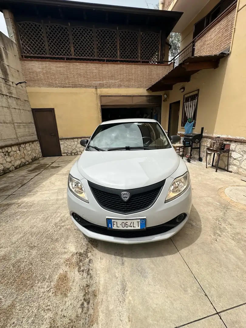 Lancia Ypsilon 1.2 UnYca ecochic Gpl 69cv - 1