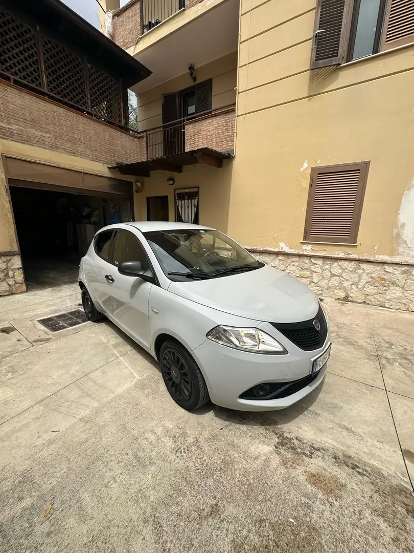 Lancia Ypsilon 1.2 UnYca ecochic Gpl 69cv - 2