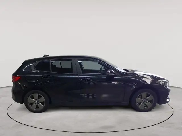 BMW 1 Series view 3