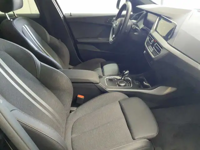 BMW 1 Series view 8