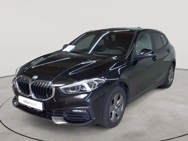 BMW 1 Series view 2