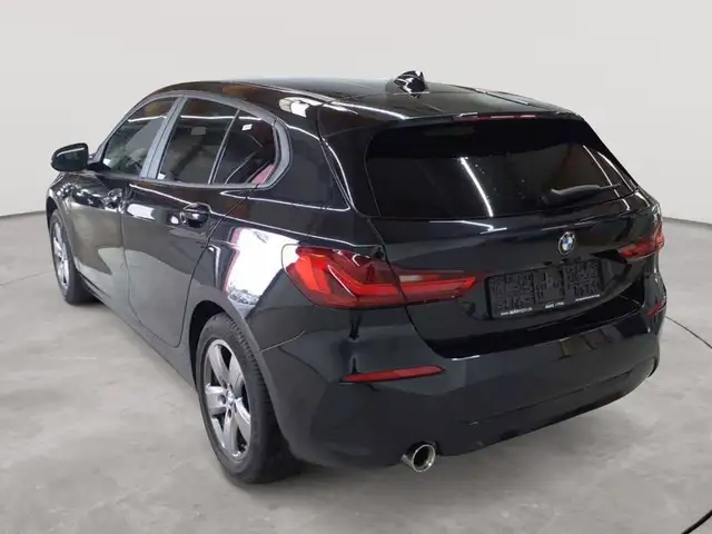BMW 1 Series view 5