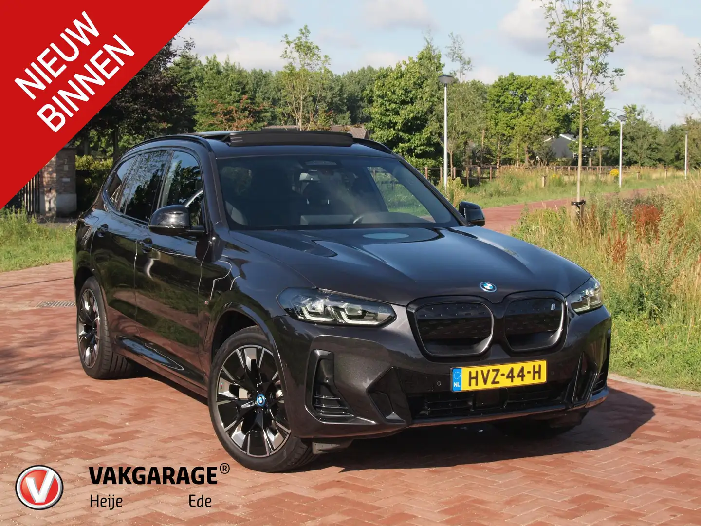 BMW iX3 High Executive 80 kWh | Panoramadak | Camera | Cru Grijs - 1