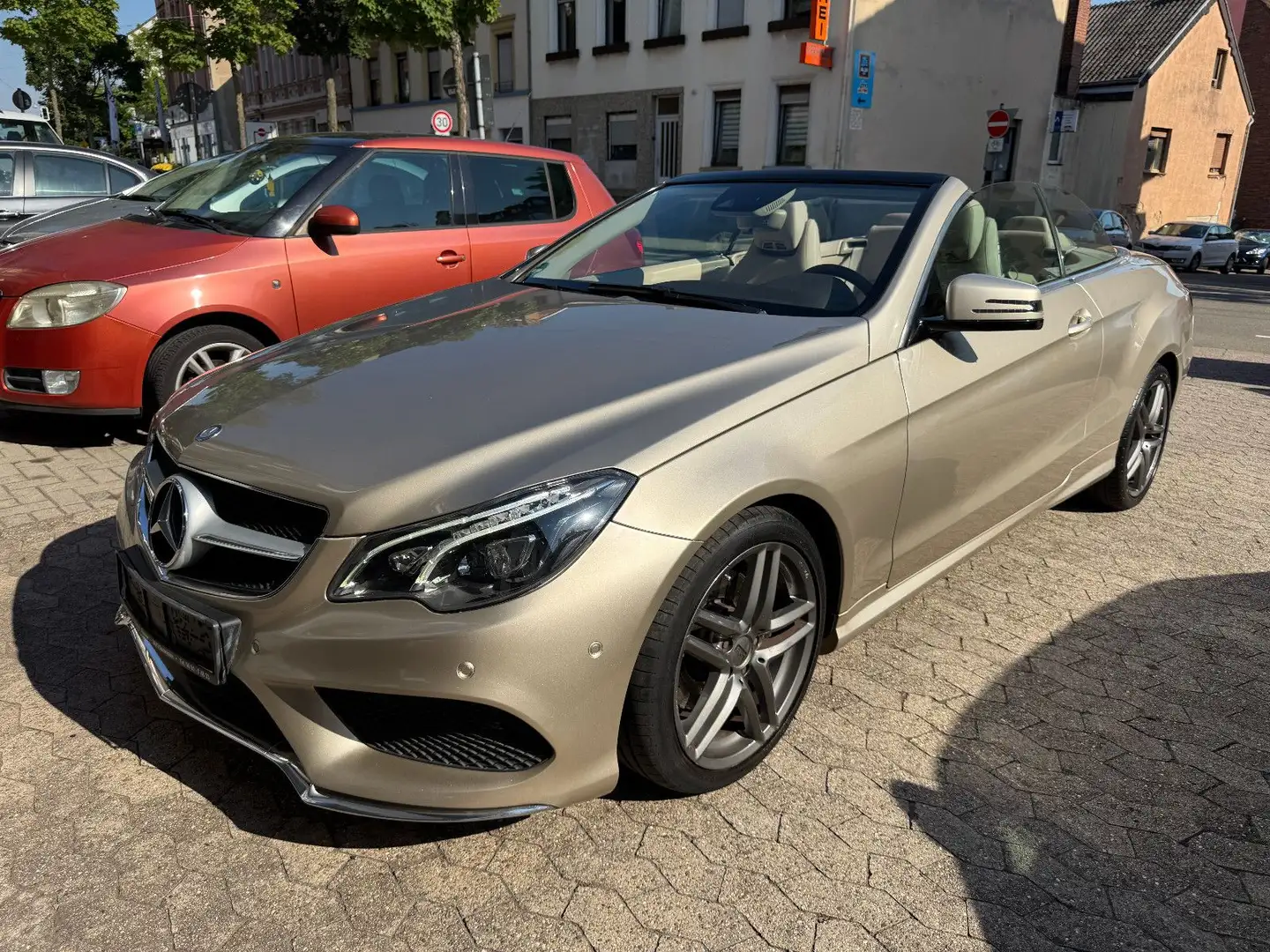 Mercedes-Benz E 350 Cabrio BlueTec / d AMG*Navi/Sitz-Hz/Leder* Beige - 1