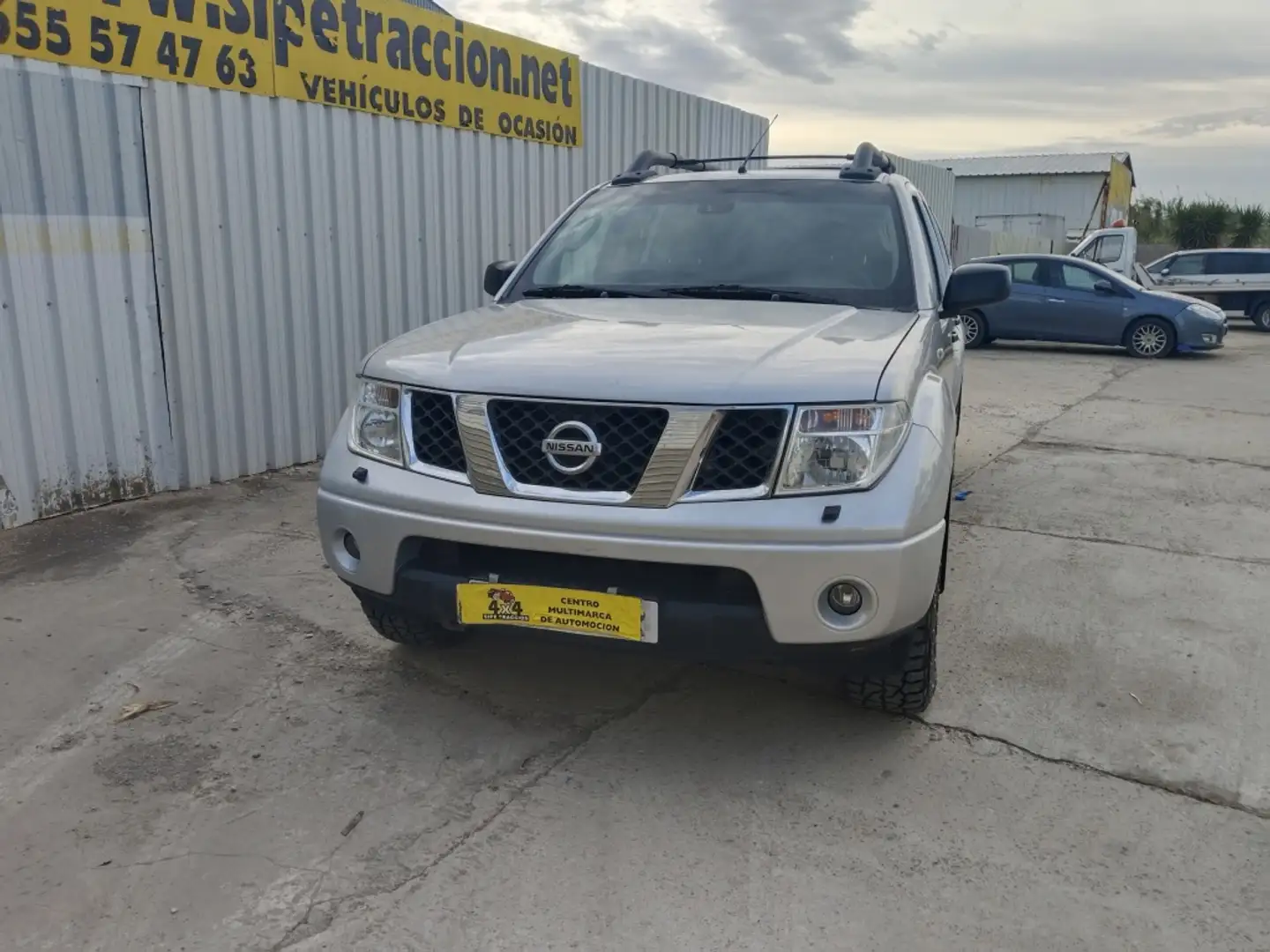 Nissan Navara 2.5dCi XE DCb. 4x4 Gris - 1