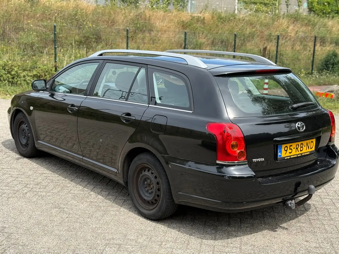 Toyota Avensis Wagon 1.8 VVTi Linea Sol TREKHAAK I AIRCO I NETTE Czarny - 2