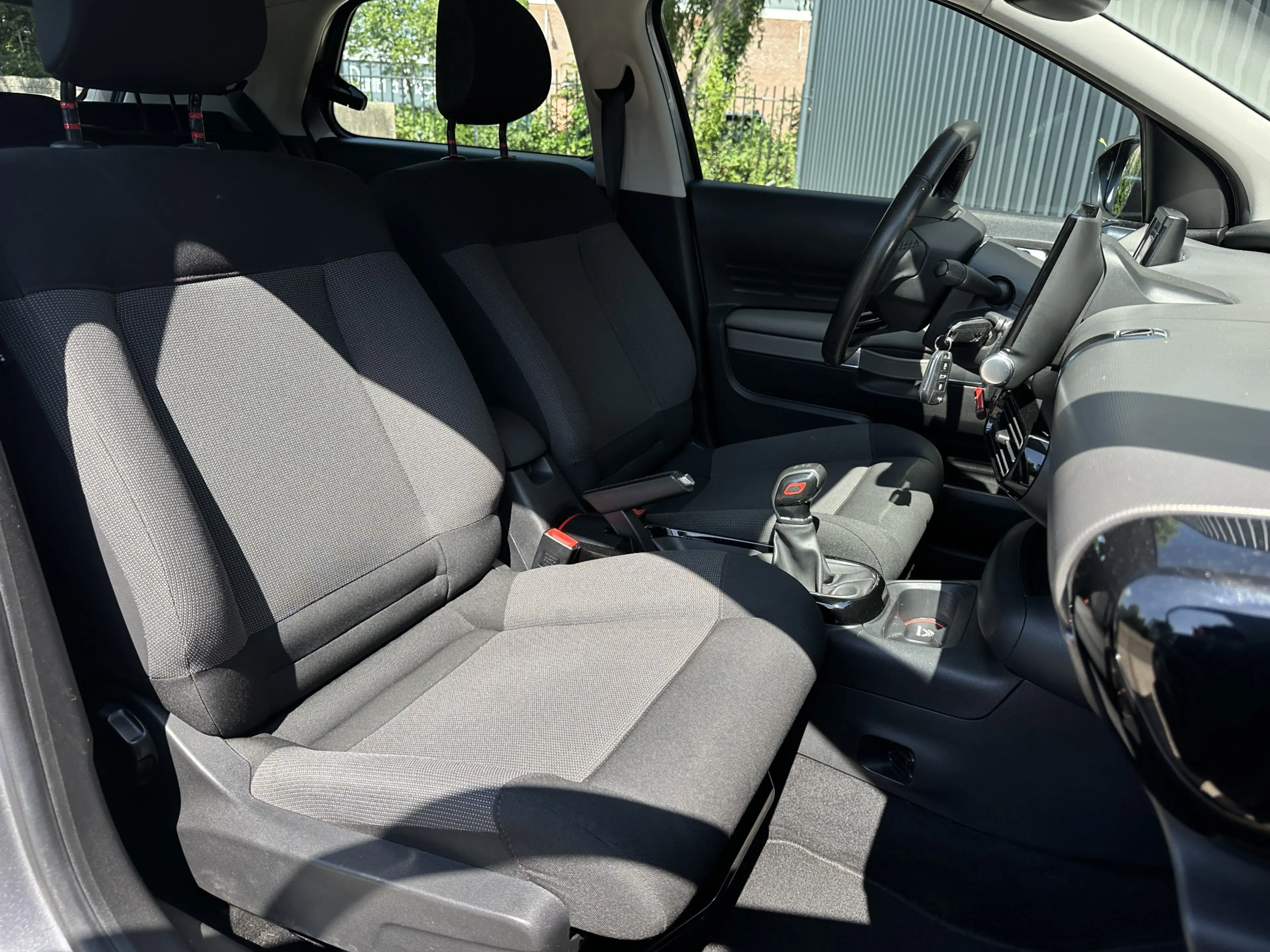Citroen C4 Cactus 1.2 PureTech 110 pk Business Carplay, Cruise, Sens — photo 4