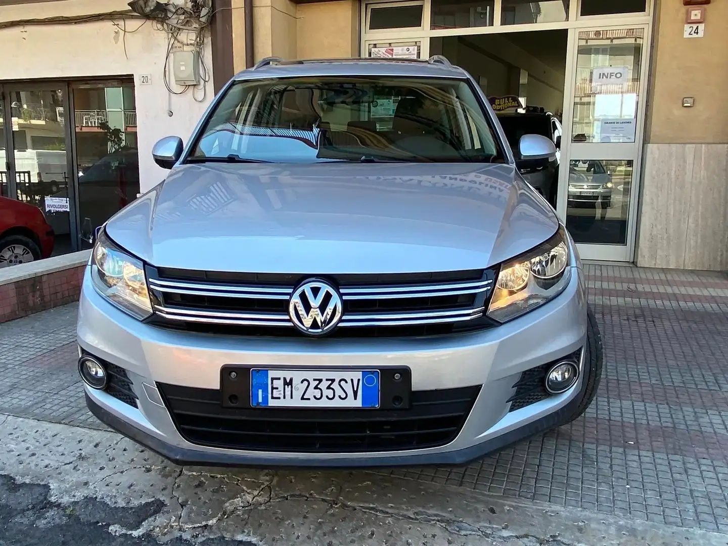 Volkswagen Tiguan Tiguan 2.0 tdi Sport Argento - 2
