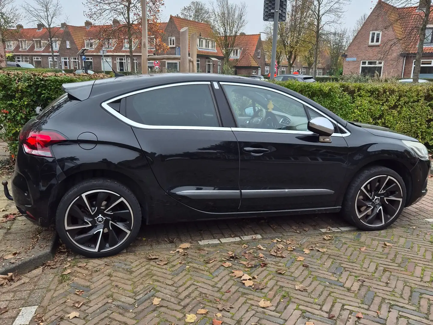 Citroen DS4 THP 200 SportChic Zwart - 1