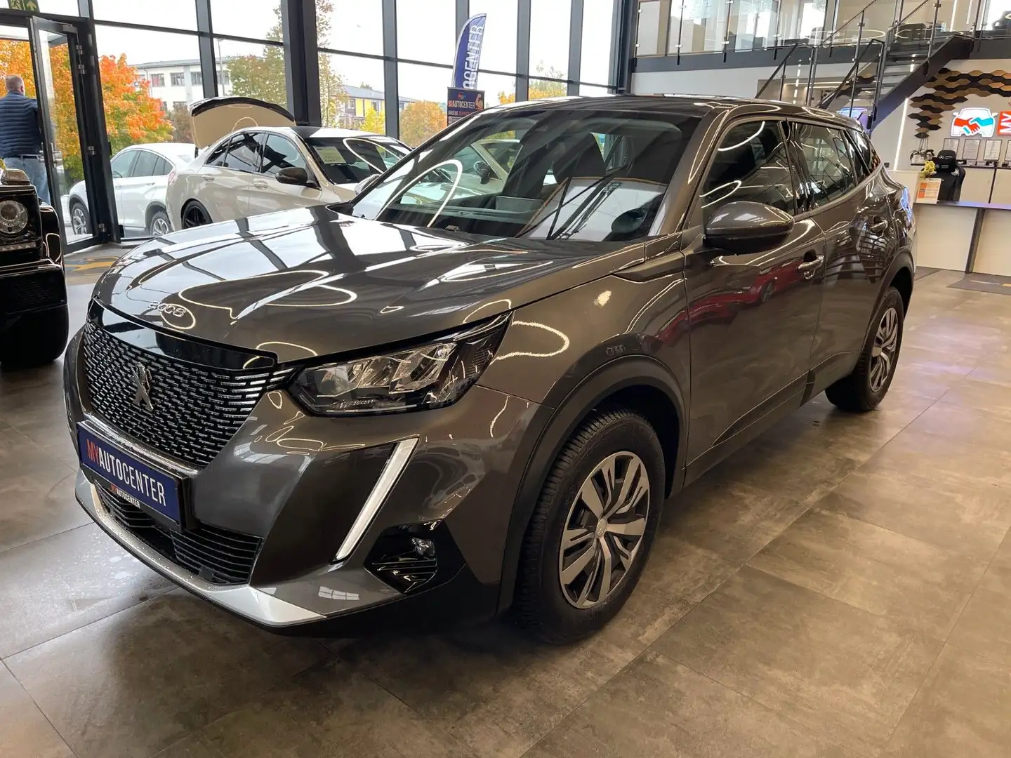 Peugeot 2008 Active *Klima*Kamera*Navi*Bluetooth*DAB+* Grau - 2