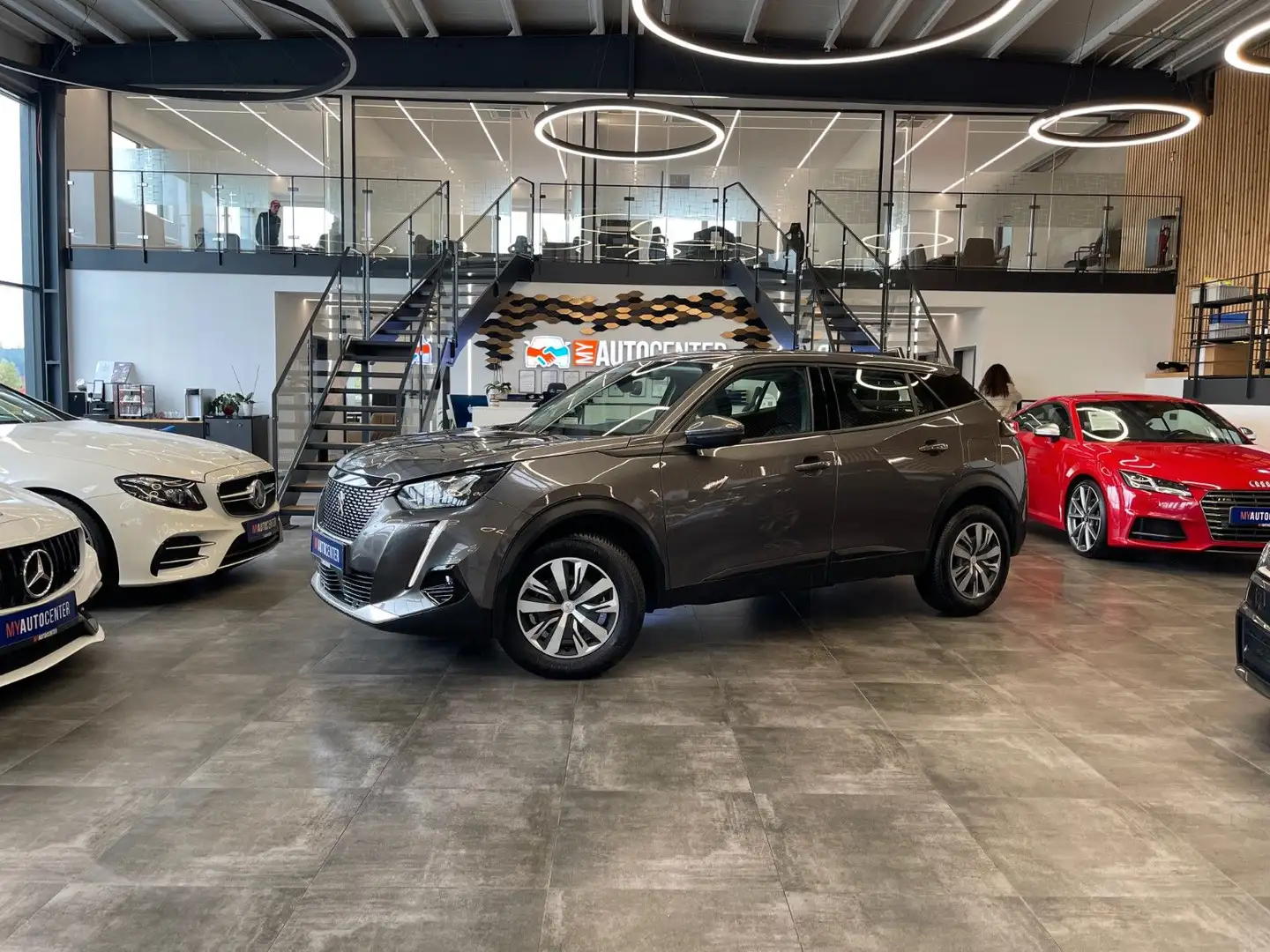 Peugeot 2008 Active *Klima*Kamera*Navi*Bluetooth*DAB+* Grau - 1