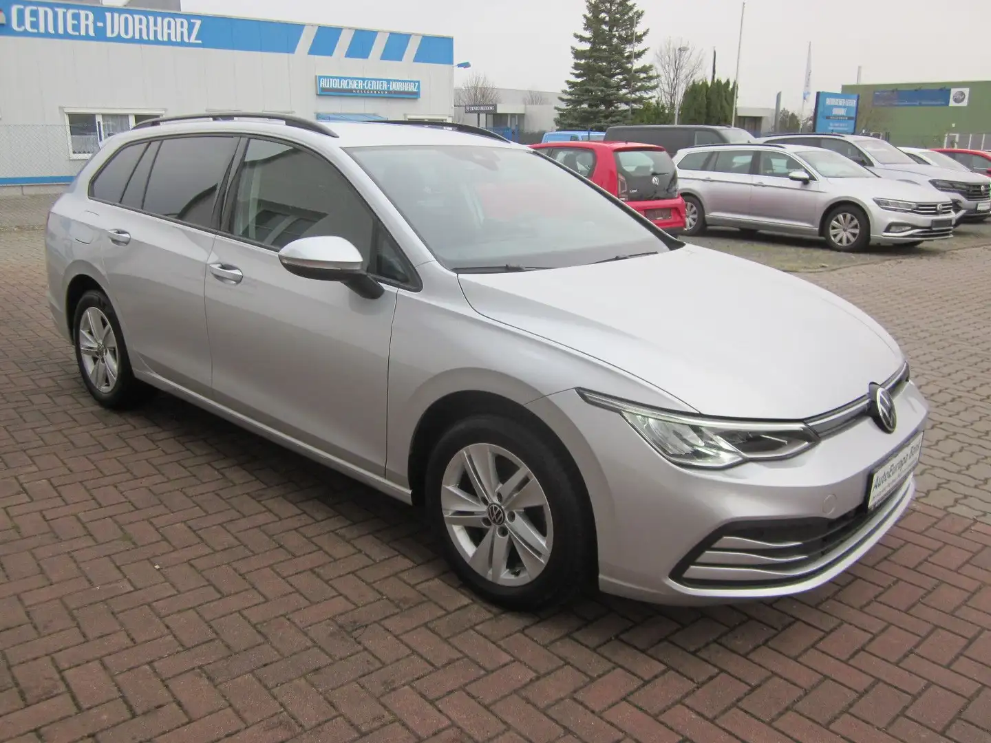 Volkswagen Golf VIII Variant Life+LED+NAVI+2xPDC+Digital Plateado - 2