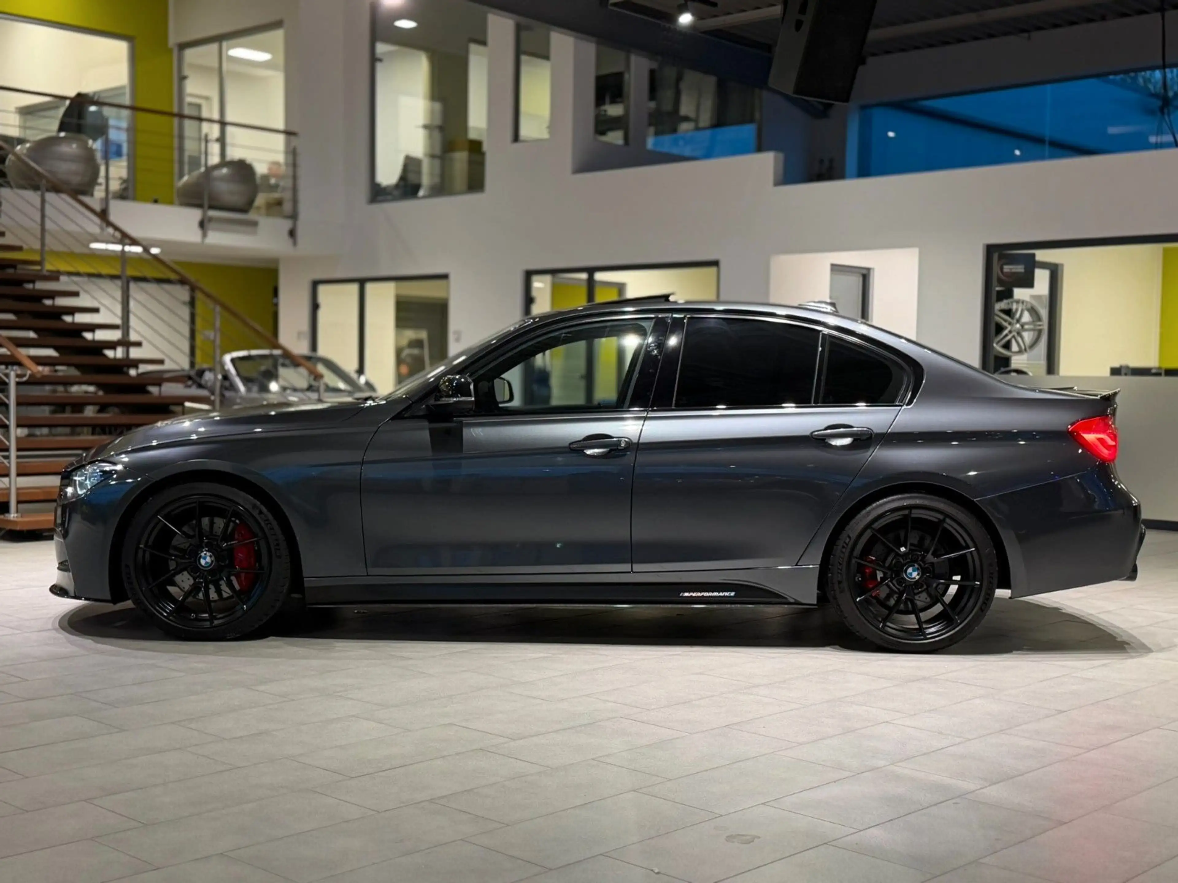 BMW 335 i M Paket *FORGED*MEMORY*SD*H/K*RFK*LHZ* — photo 2
