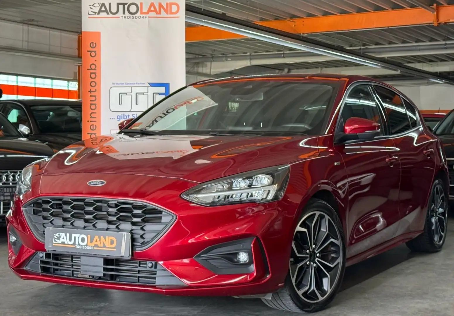 Ford Focus Lim. ST-Line*1.HAND*NUR 61TKM*LED*NAVI*PDC Rood - 2