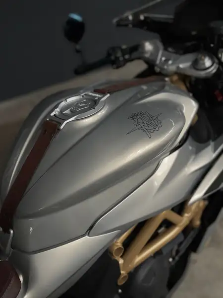 MV Agusta Superveloce 800 - foto 6