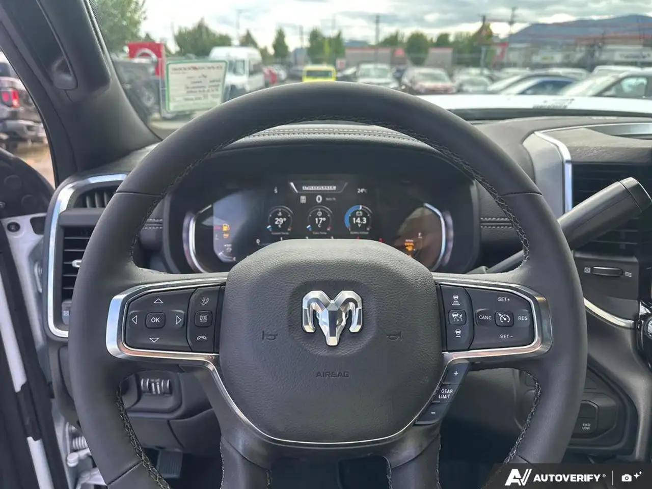 RAM 3500 снимка RAM 3500