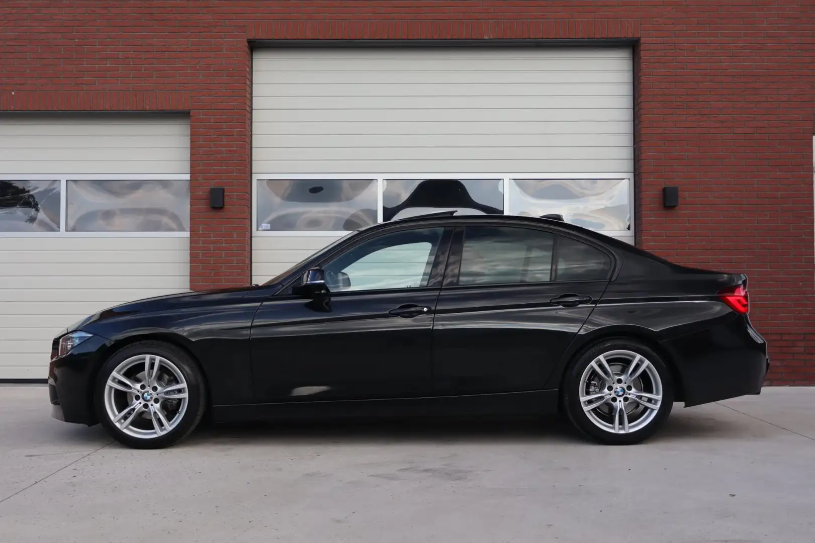BMW 320 3-serie 320i 184pk M Sport Shadow Executive - Schu Zwart - 2