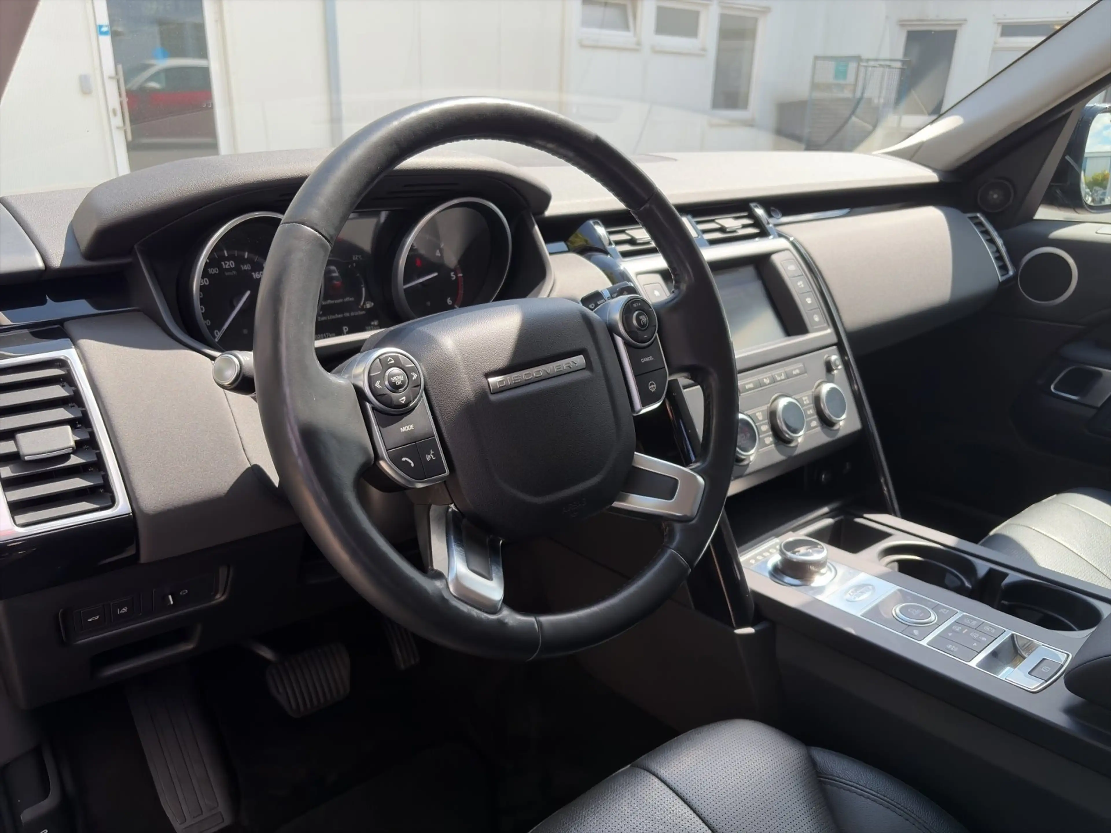 Land Rover Discovery 5 SE SD4 Adapt. LED 7-Sitzer — photo 15