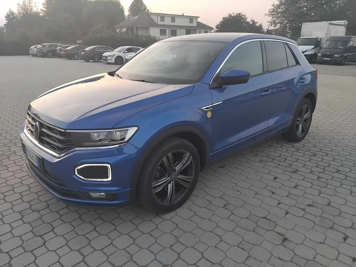 Volkswagen T-Roc 1ª serie 1.5 TSI ACT DSG Sport BlueMotion Technolo Blu/Azzurro - 2