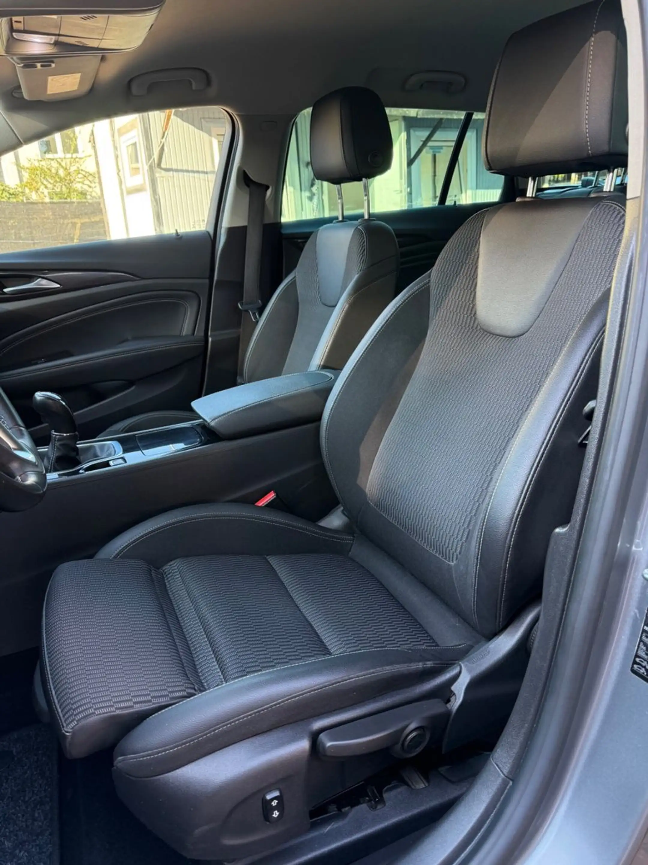 Opel Insignia B Sports Tourer Dynamic TÜV/ INSPEKTION — photo 11