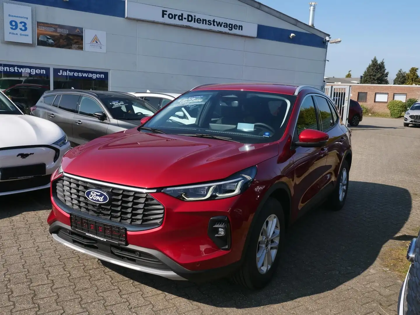 Ford Kuga Hybrid Titanium 4x4 ACC 2100 kg Rouge - 2