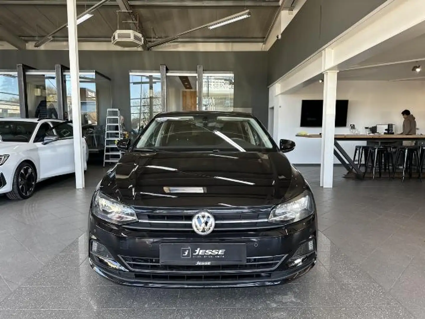 Volkswagen Polo 1.0 TSI DSG Comfortline Navi Carplay Virtual Zwart - 2