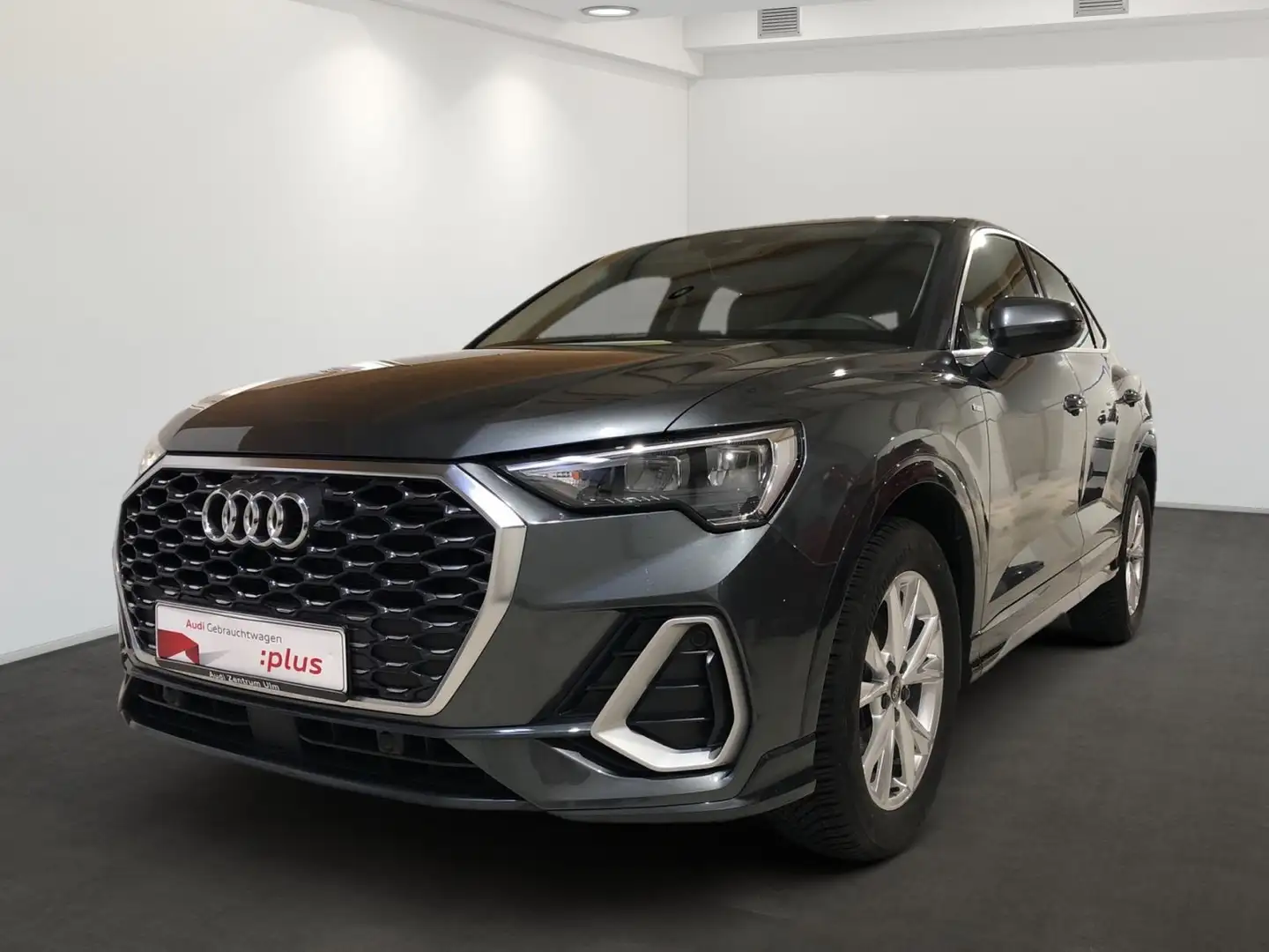 Audi Q3 S-Line 35 TFSI S tronic R-KAM NAV+ Grau - 2