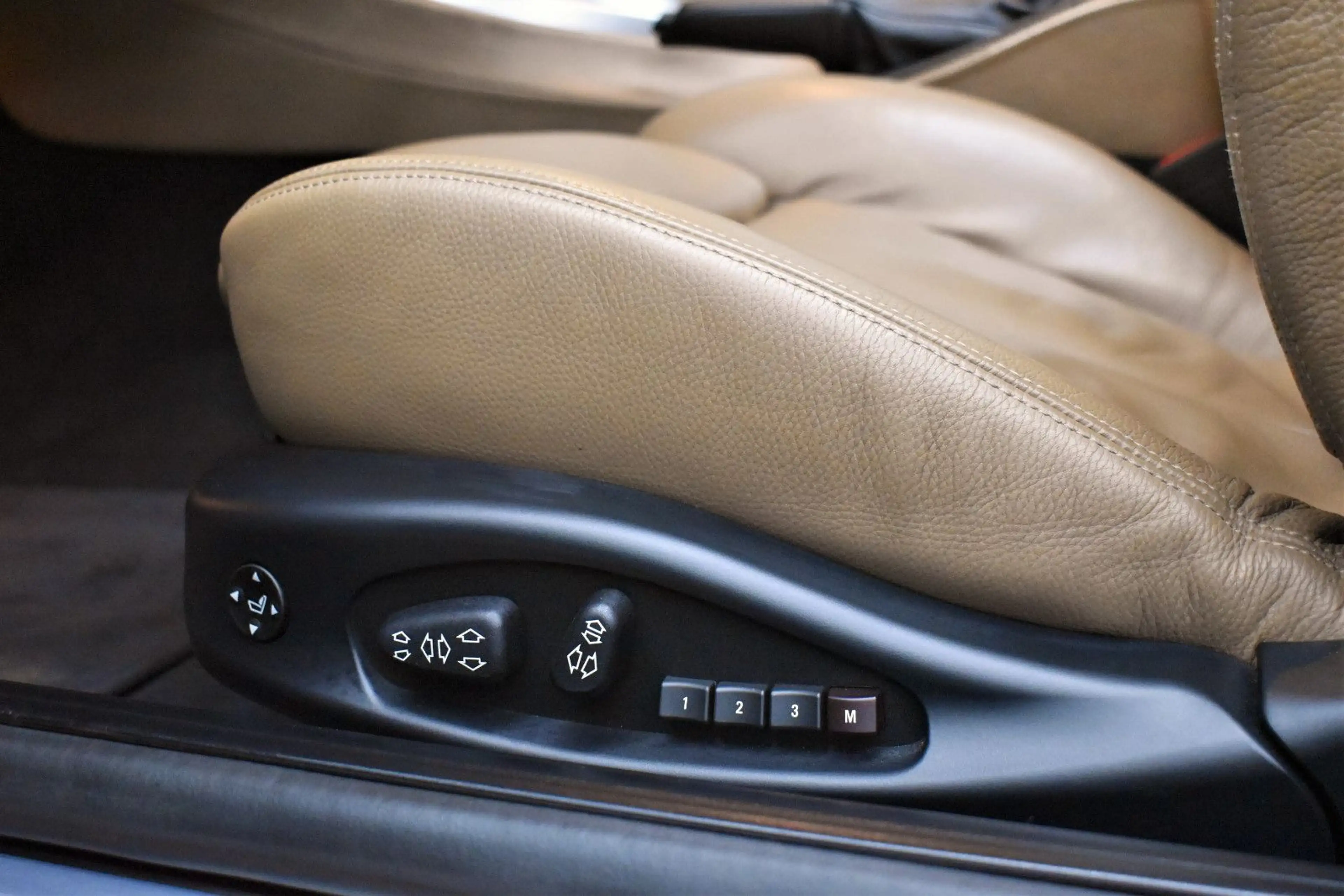 BMW M6 Cabrio+Carbon+Memory+DT-FZG+73.720KM — photo 14