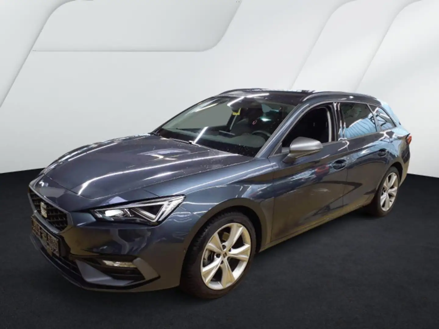 SEAT Leon Sportstourer 1.5 eTSI DSG FR NAVI KAMERA LE Grijs - 2