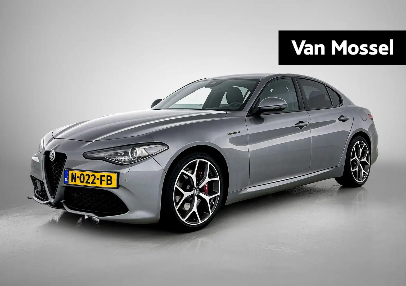 Alfa Romeo Giulia 2.0 Turbo 280pk RWD Veloce | Zwart Leder Veloce In Grijs - 1
