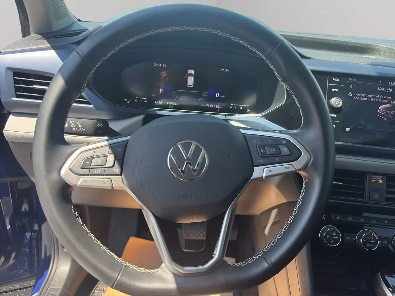 Volkswagen Taos photo Volkswagen Taos