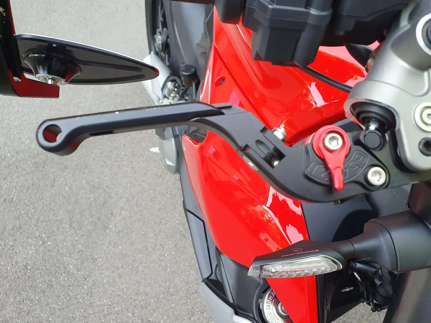 Ducati Streetfighter V2 Rot - 2