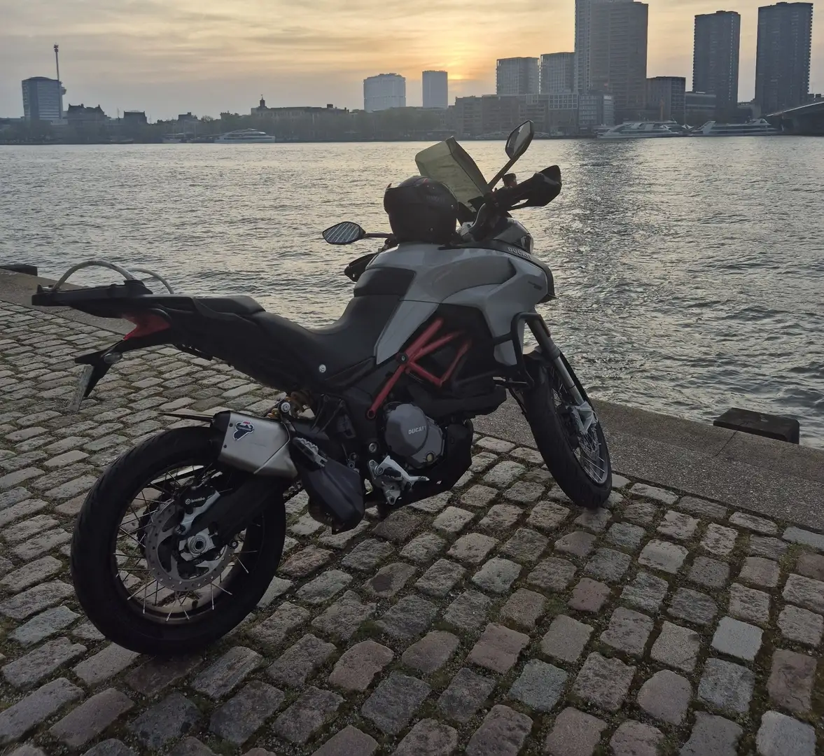 Ducati Multistrada 950 Gri - 1