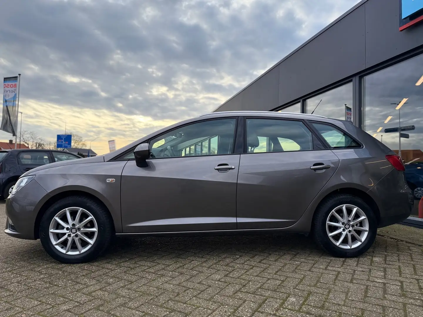 SEAT Ibiza ST 1.0 EcoTSI Style Connect Grijs - 2