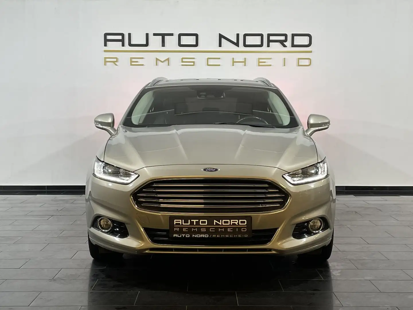 Ford Mondeo Titanium *Adaptive-LED*KeyGo*Tempomat* Beige - 2